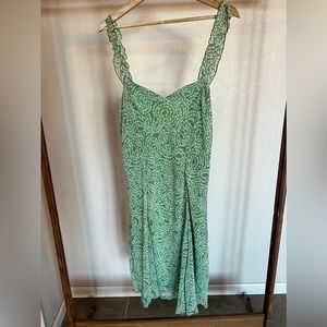 Dressbarn Dress size 14 Green Floral Pattern